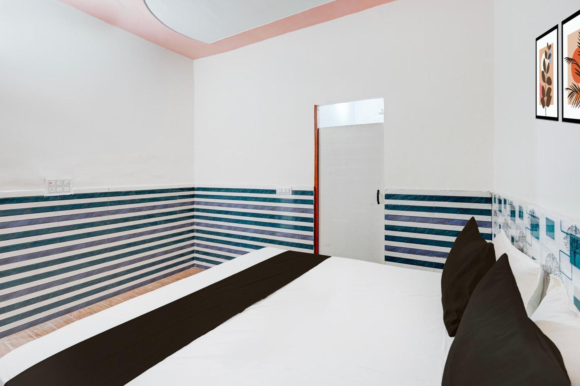 Hotel O Golden Bird Noida Zewnętrze zdjęcie